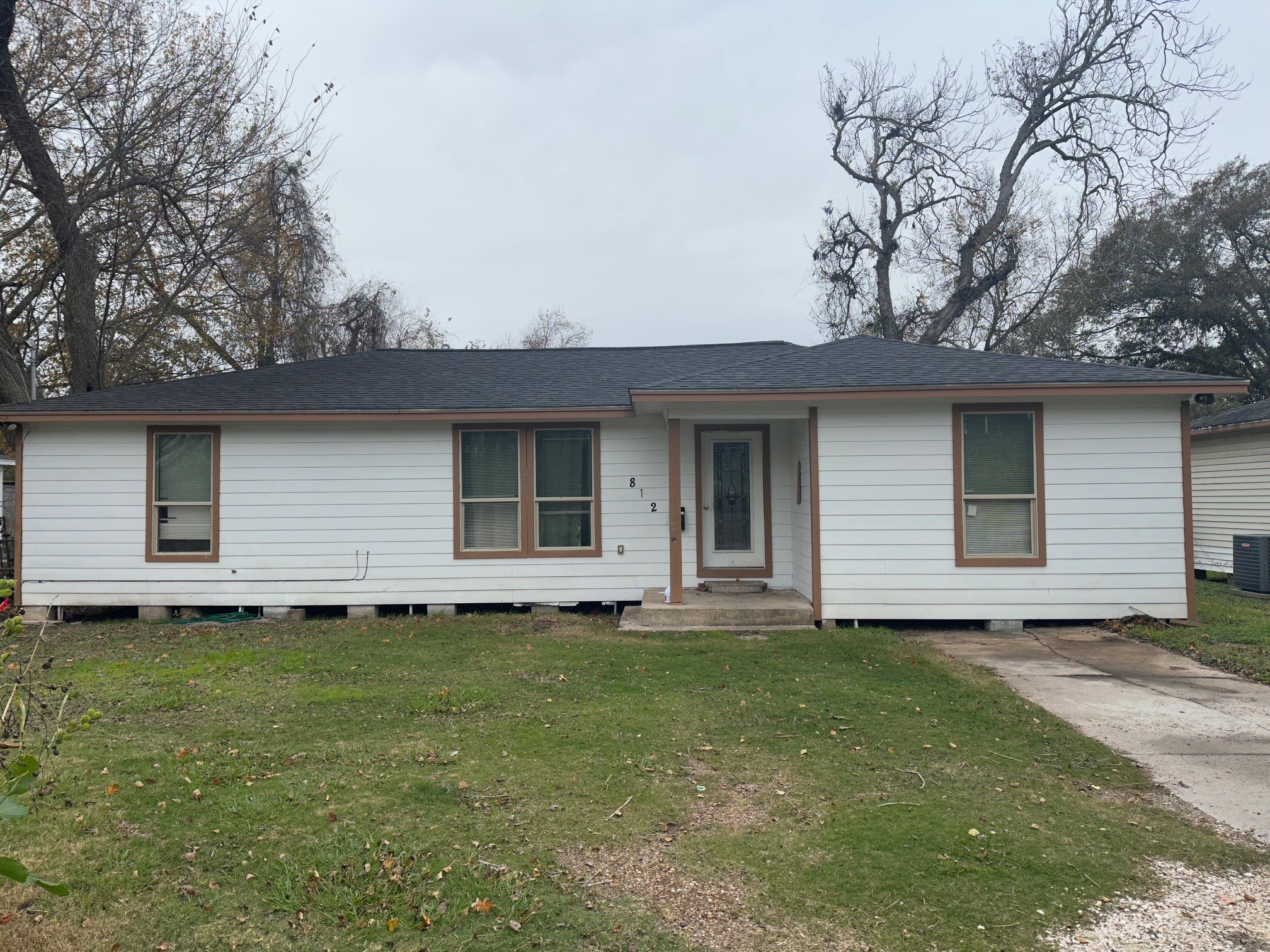 812 Old Angleton Road